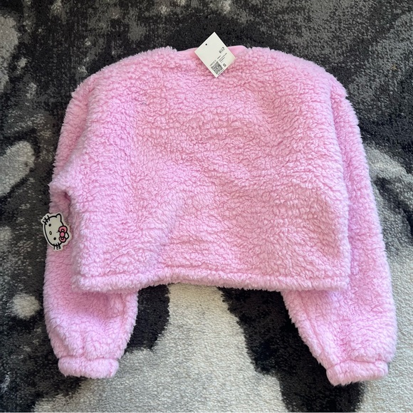 NWT Hello Kitty Pink Fuzzy Sherpa Crewneck - Picture 4 of 6